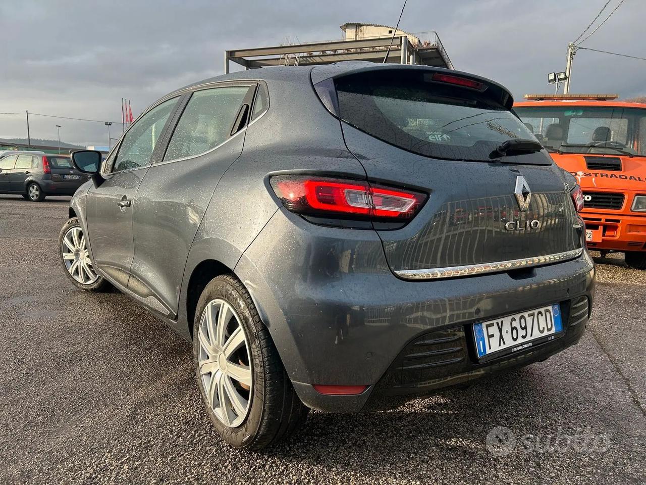 Renault Clio 1.5 dci 75cv Moschino Zen OK NEOP.