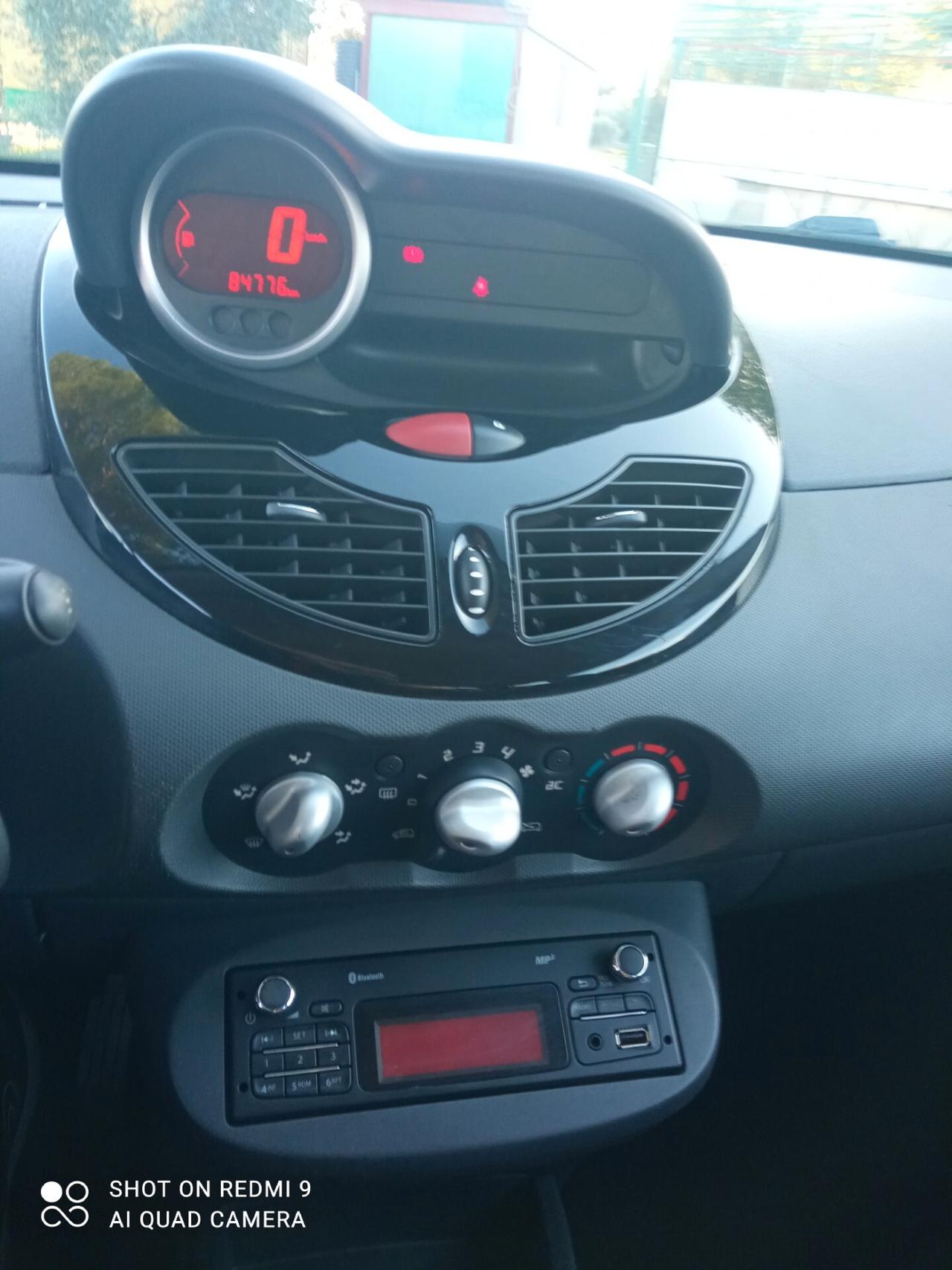 Renault NEW Twingo night&Day