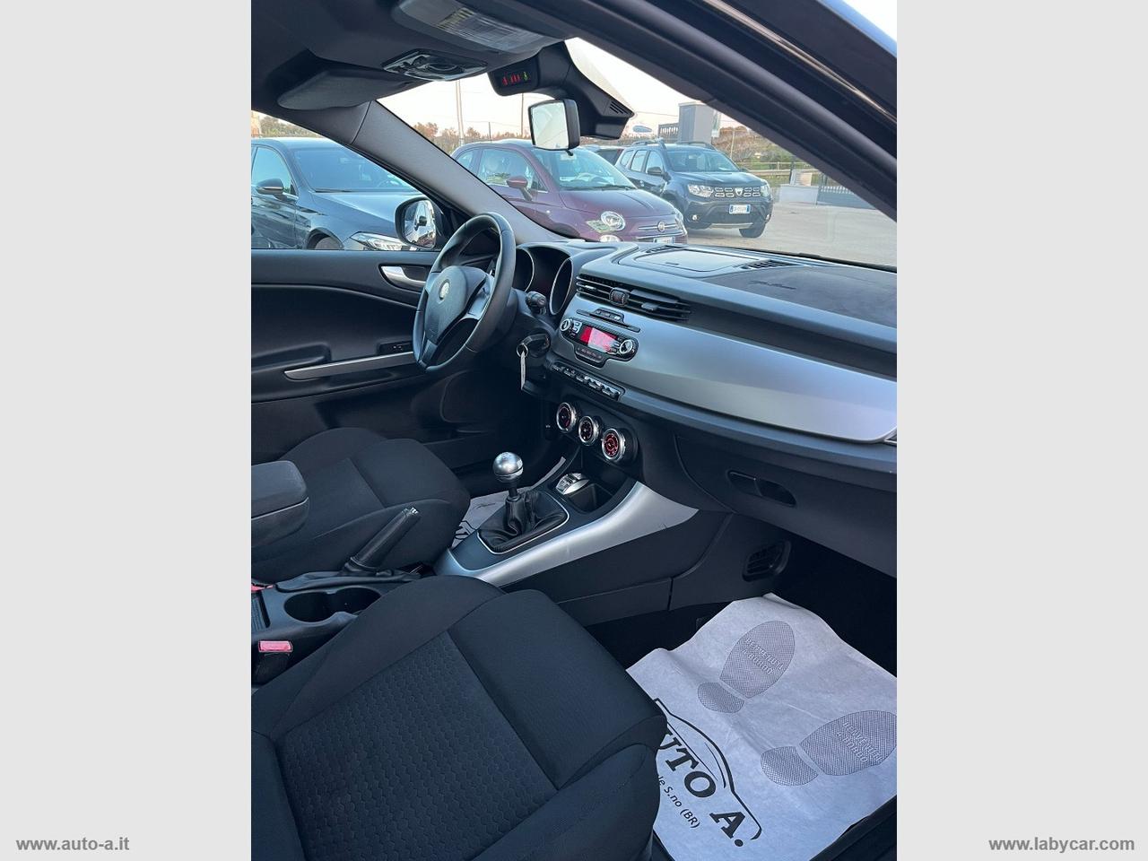 ALFA ROMEO Giulietta 1.6 JTDm-2 105 CV Distinctive