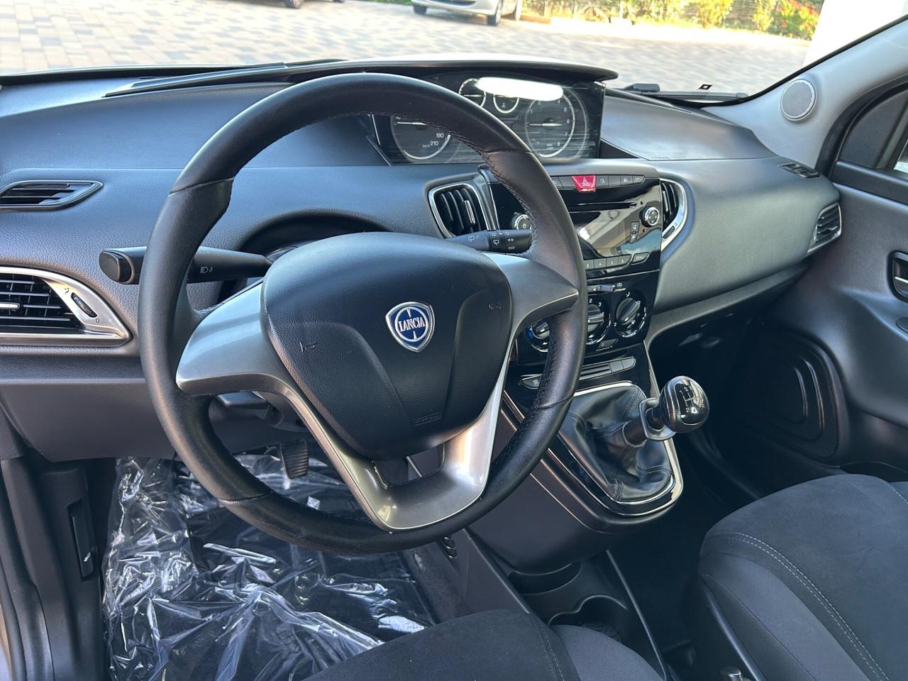 Lancia Ypsilon 1.2 69 CV 5 porte S&S Platinum