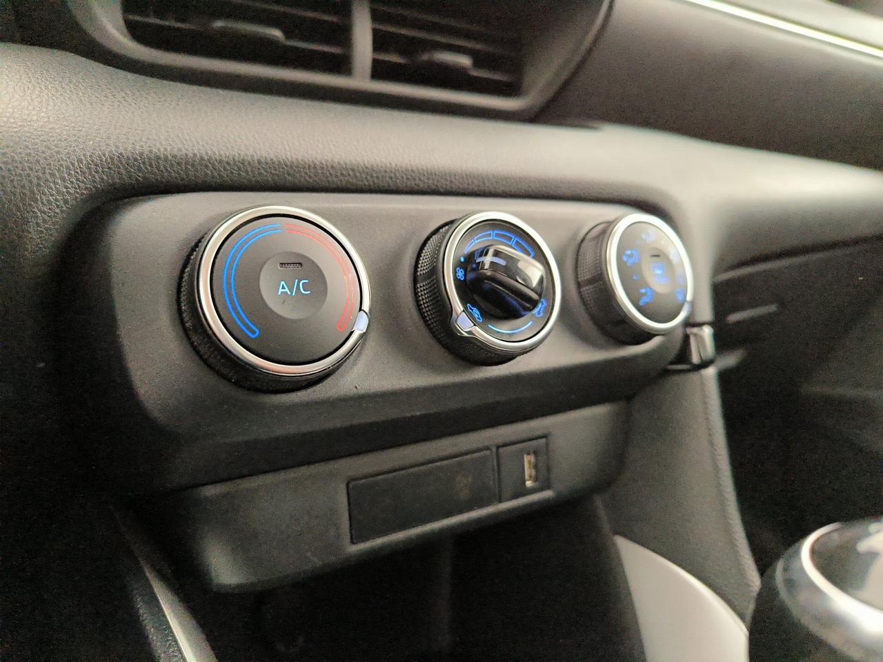 Toyota Yaris 1.0 active