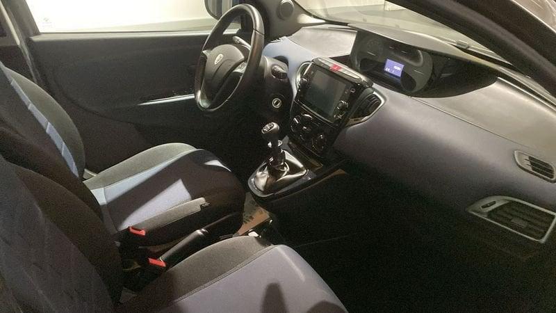 Lancia Ypsilon Ypsilon 1.0 FireFly 5 porte S&S Hybrid Platino