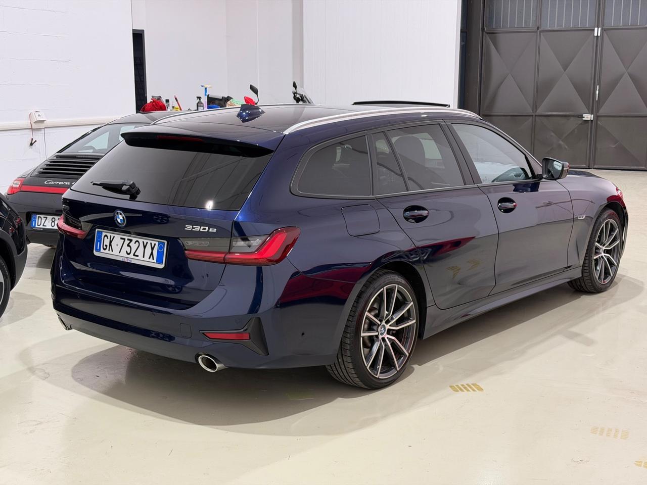 Bmw 330e xDrive Touring FULL, UNIPRO
