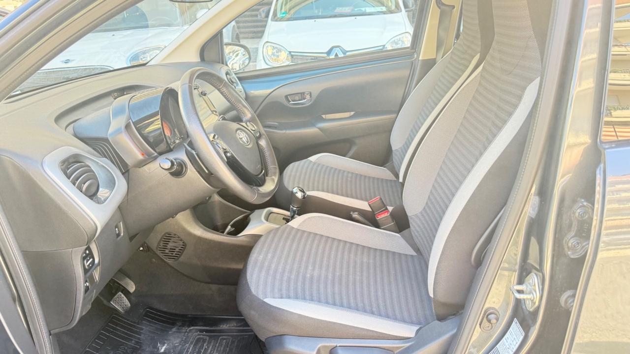 Toyota Aygo 1.0 VVT-i 72 CV 5 porte x-play LED NAVI CAR PLAY KAMERA CERCHI 16 BLUETOOTH