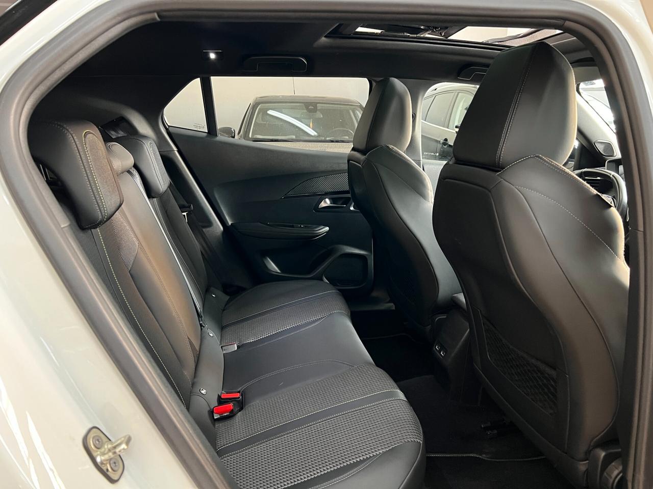Peugeot 2008 BlueHDi 130 S&S EAT8 GT