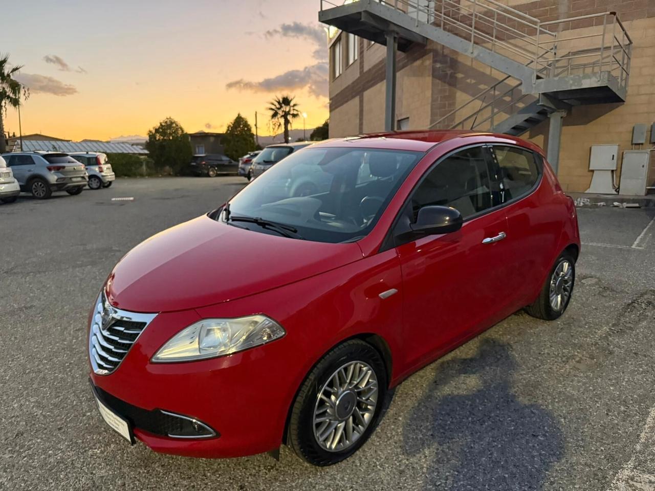 Lancia Ypsilon 1.2 Black&Red