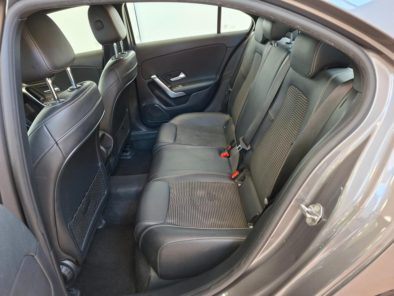 Mercedes-benz A 180 d Automatic Business SEDAN