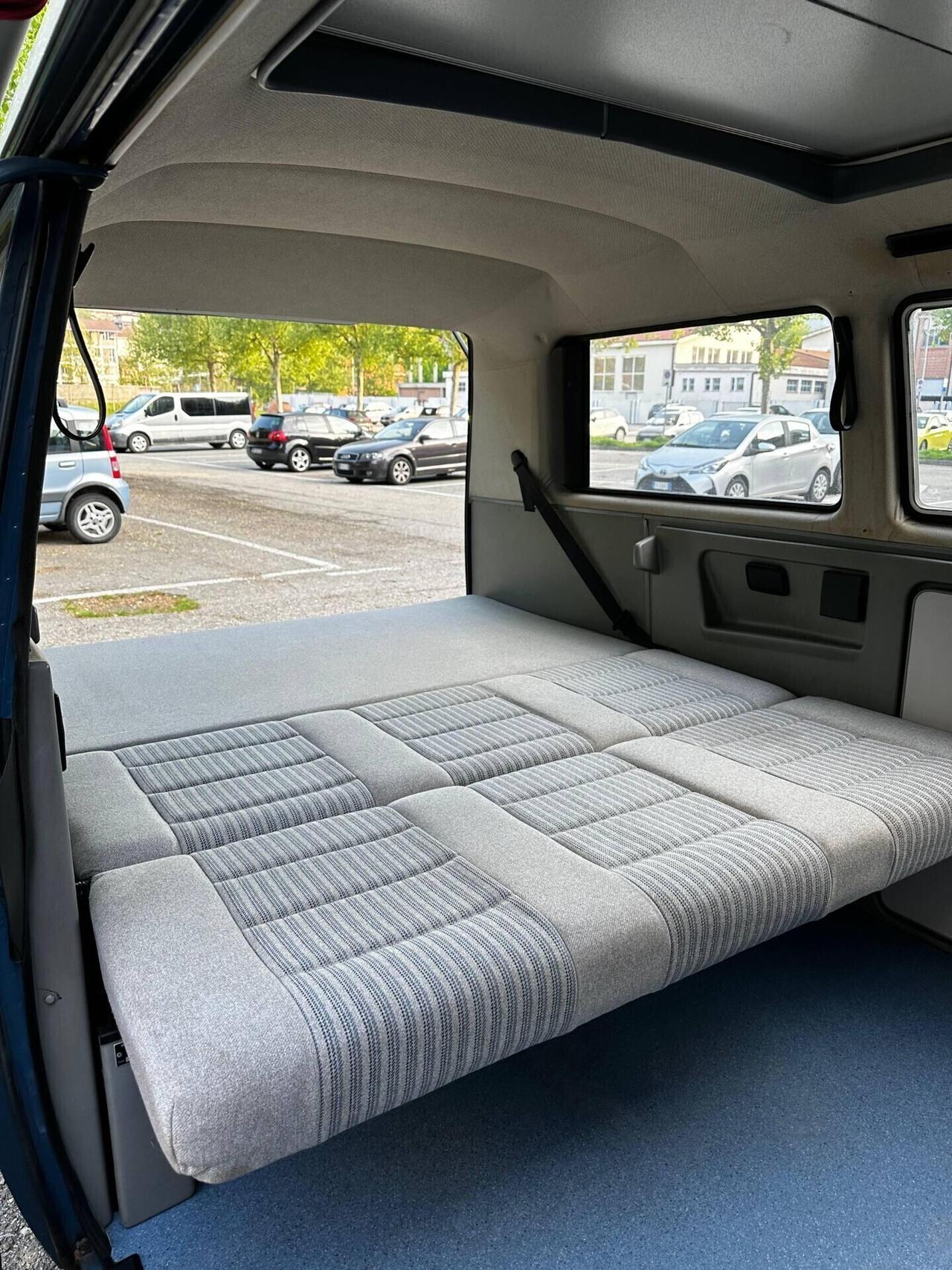 Volkswagen T3 MULTIVAN - 6 POSTI