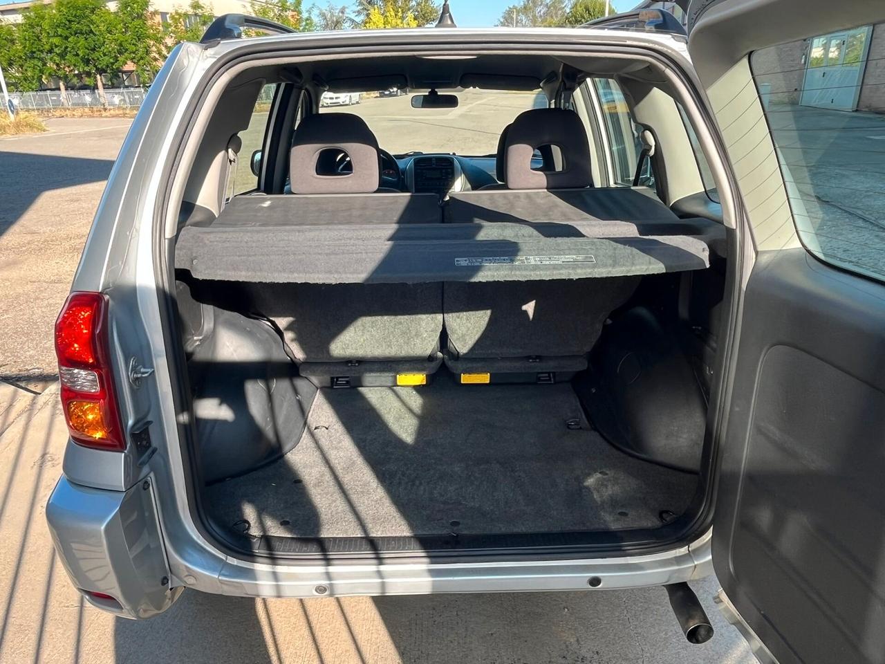 Toyota RAV 4 RAV4 2.0 Tdi D-4D cat 5 porte Sol