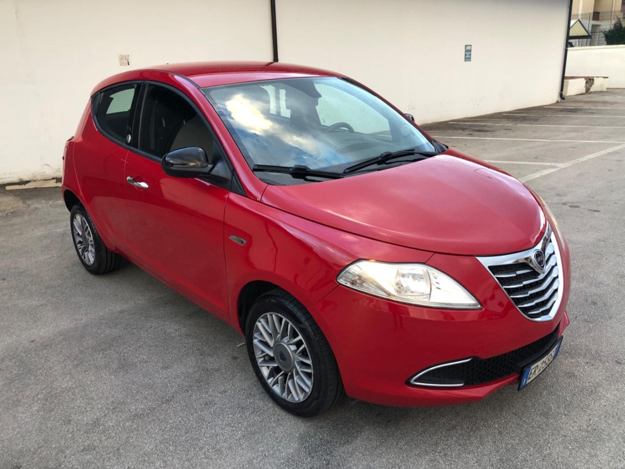 Lancia Ypsilon 0.9 TwinAir benzina/metano Ecochic