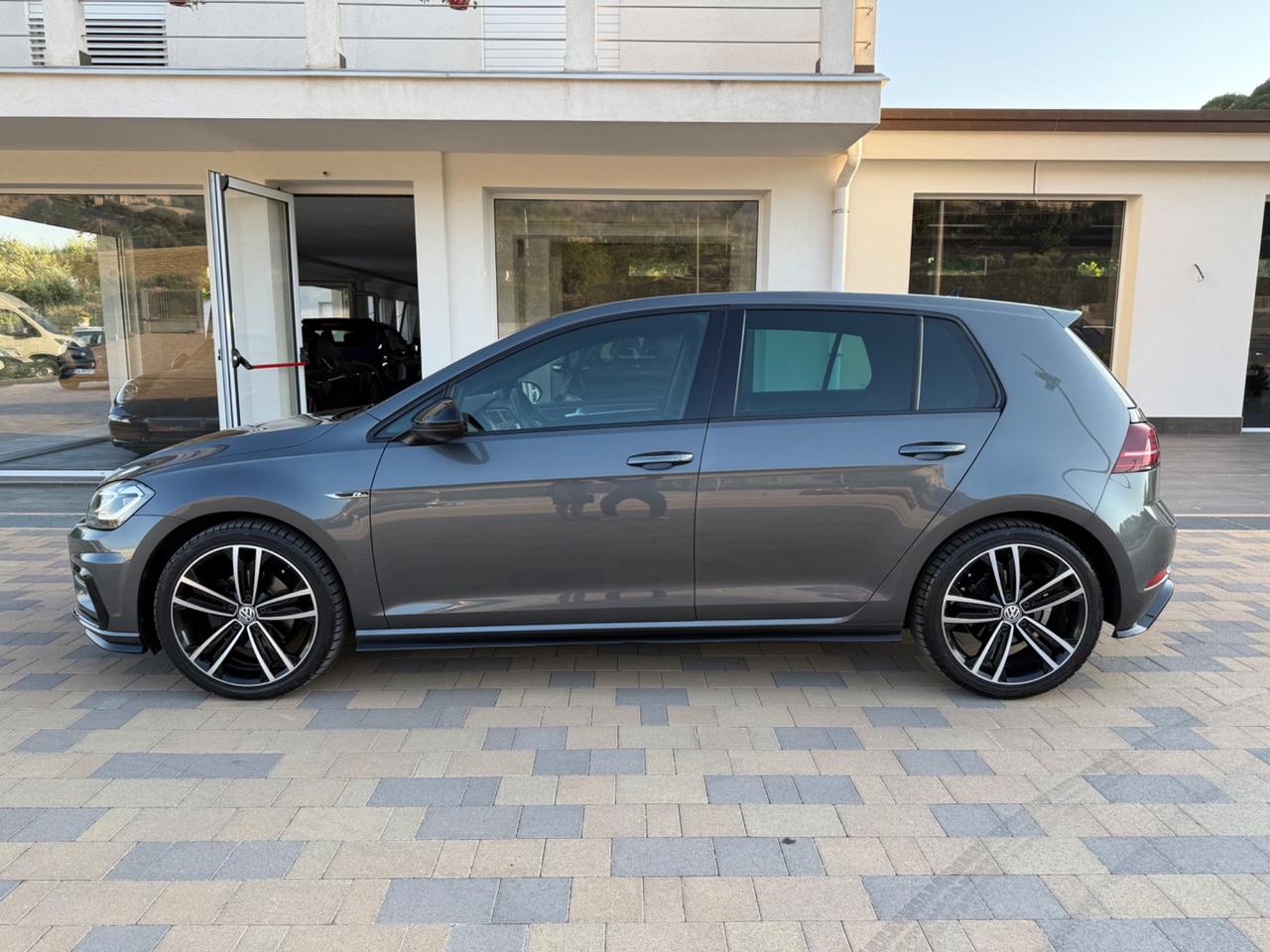Volkswagen Golf R-LINE 1.6 TDI 115 CV 5p.