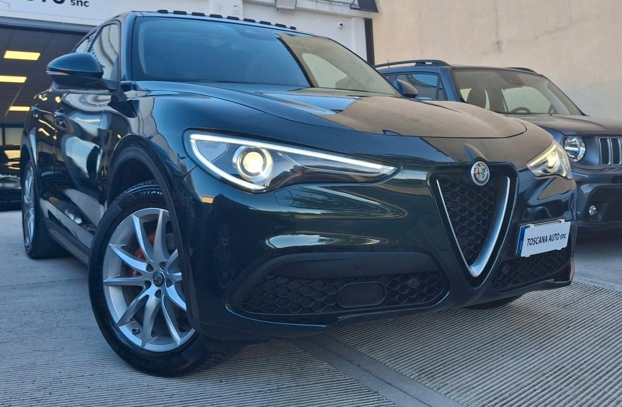 Alfa Stelvio 210 CV AT8 Q4 tetto panoramico