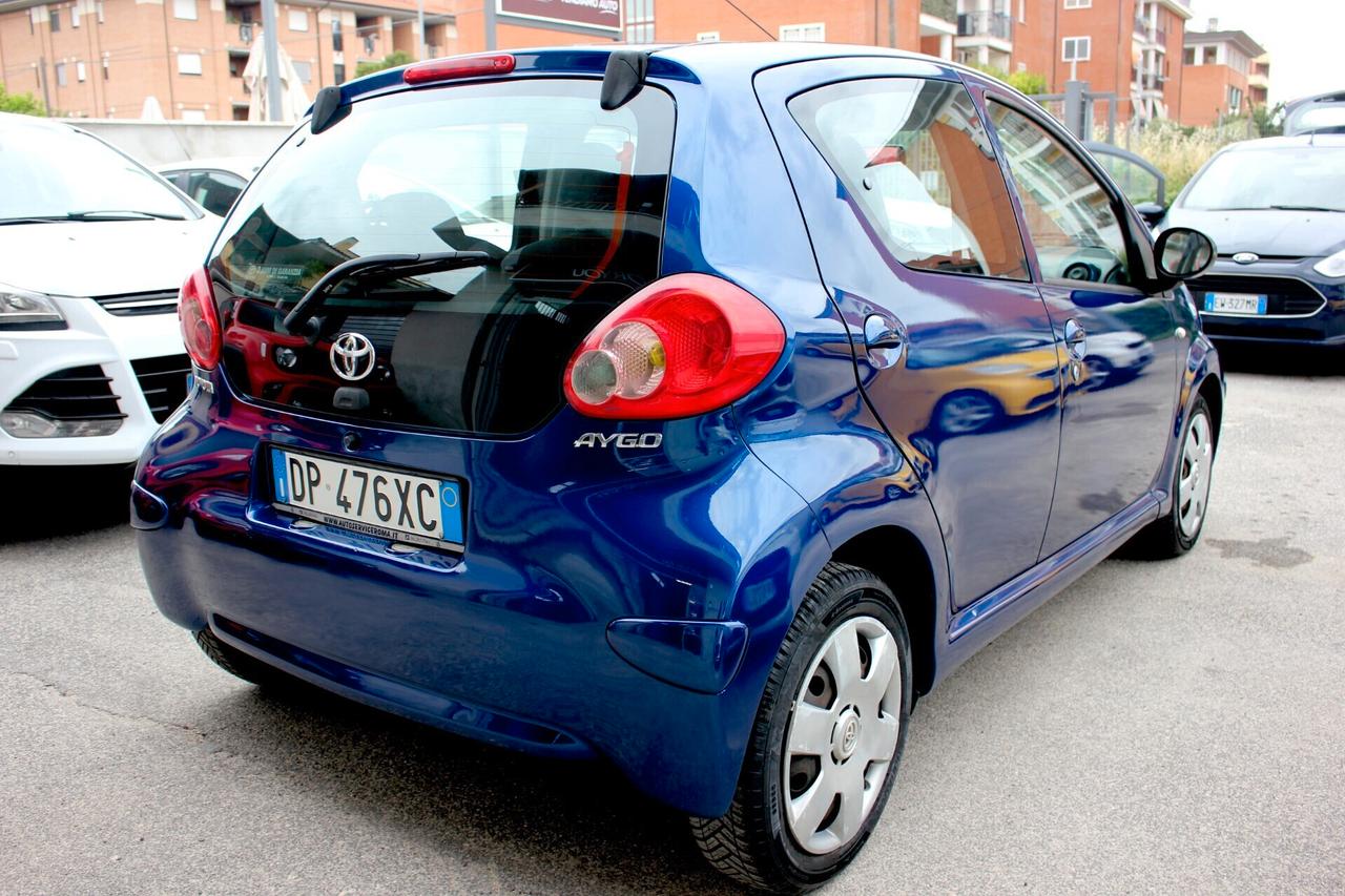 Toyota Aygo 1.0 AUTOMATICA 68 CV 5 PORTE TAGLIANDATA GARANZIA 12 MESI NEOPAT OK