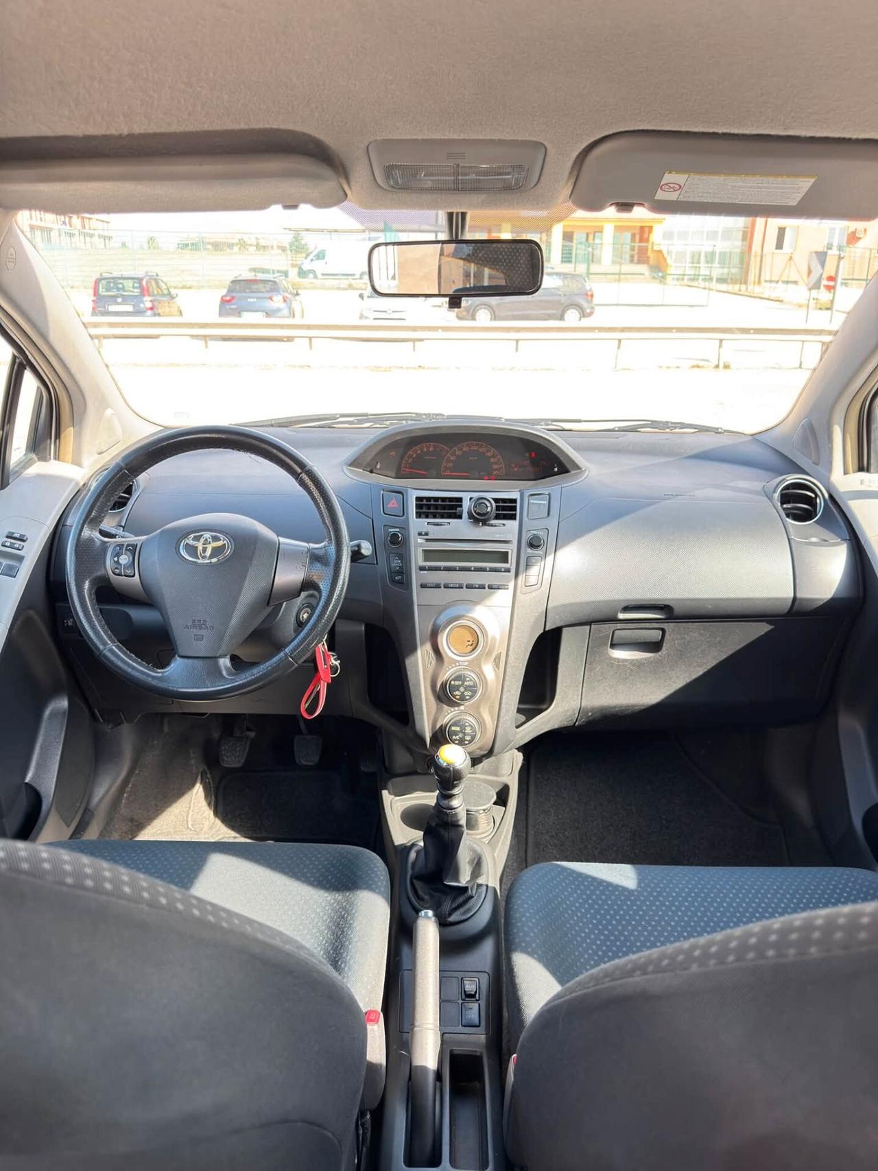 Toyota Yaris 1.3 5 porte Sol