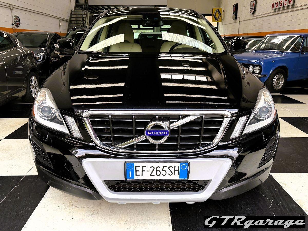 VOLVO - XC60 - D3 AWD Geartronic Momentum
