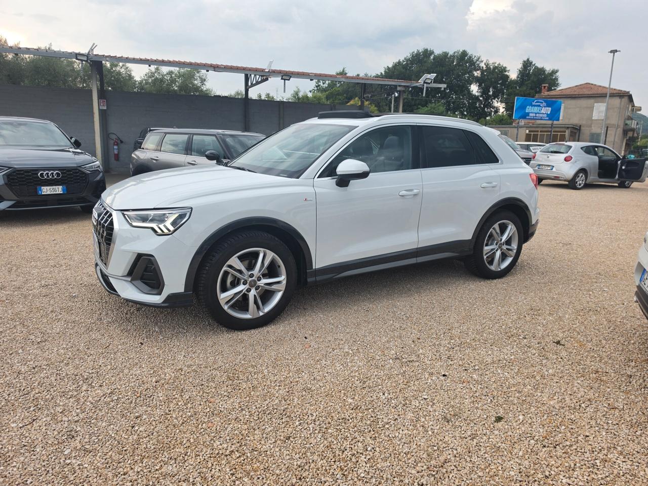 Audi Q3 2.0 TDI 150 CV S tronic line Edition