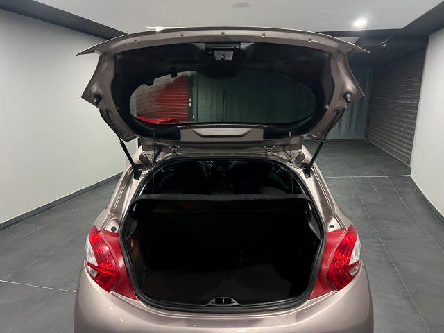 PEUGEOT 208 1.4 8V HDi 68CV 5p. Allure