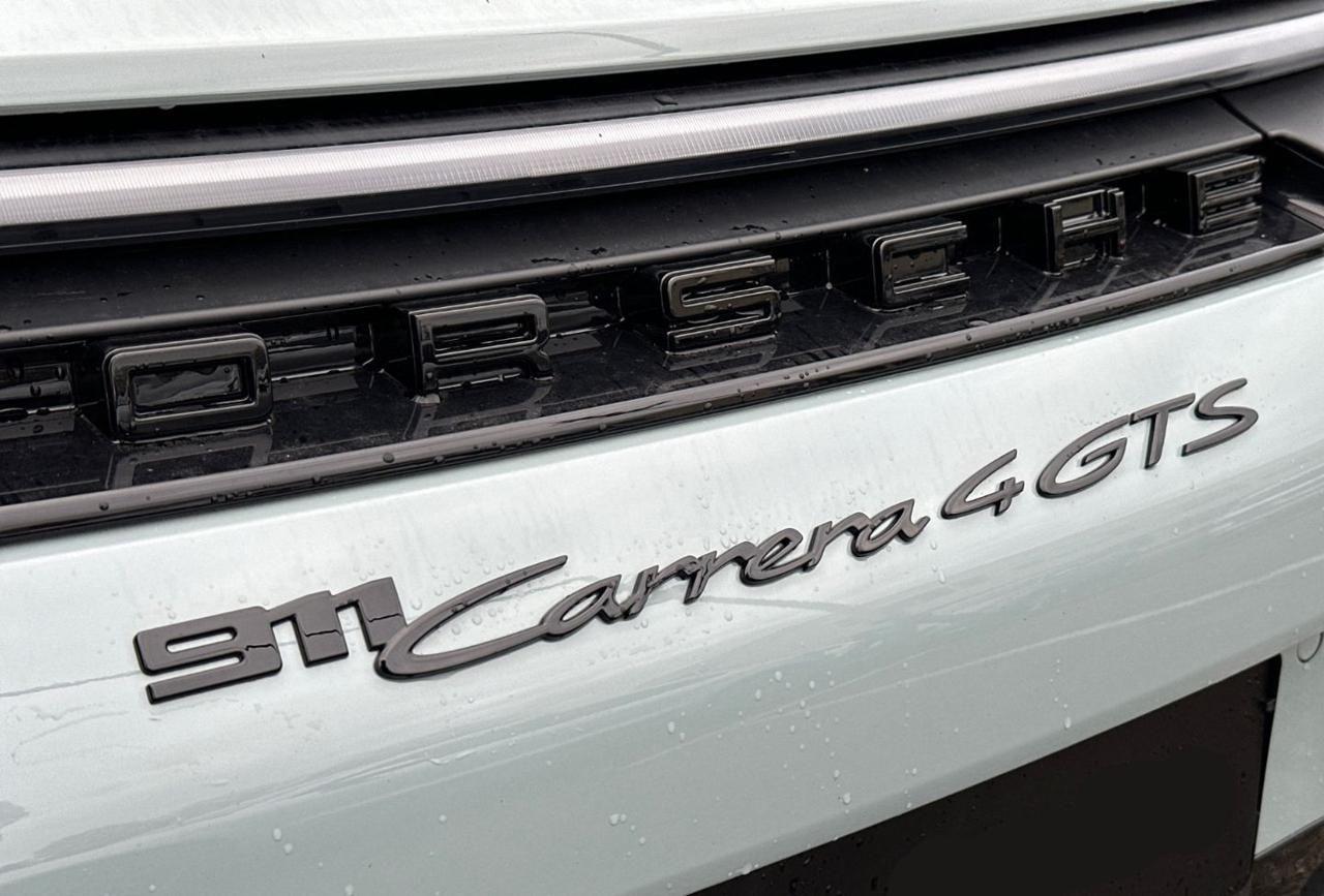 PORSCHE 992 Carrera 4 GTS 992.2 *Alcantara-LED Matrix-Finanz*