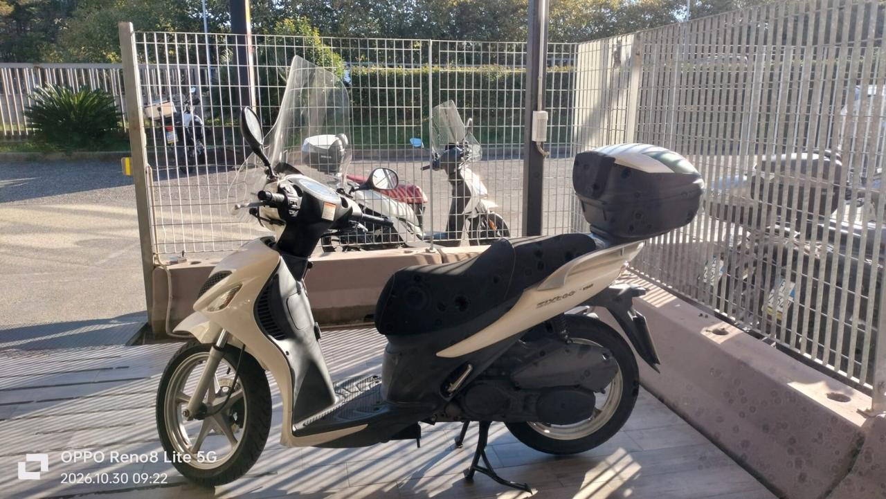 Suzuki SIXteen 150