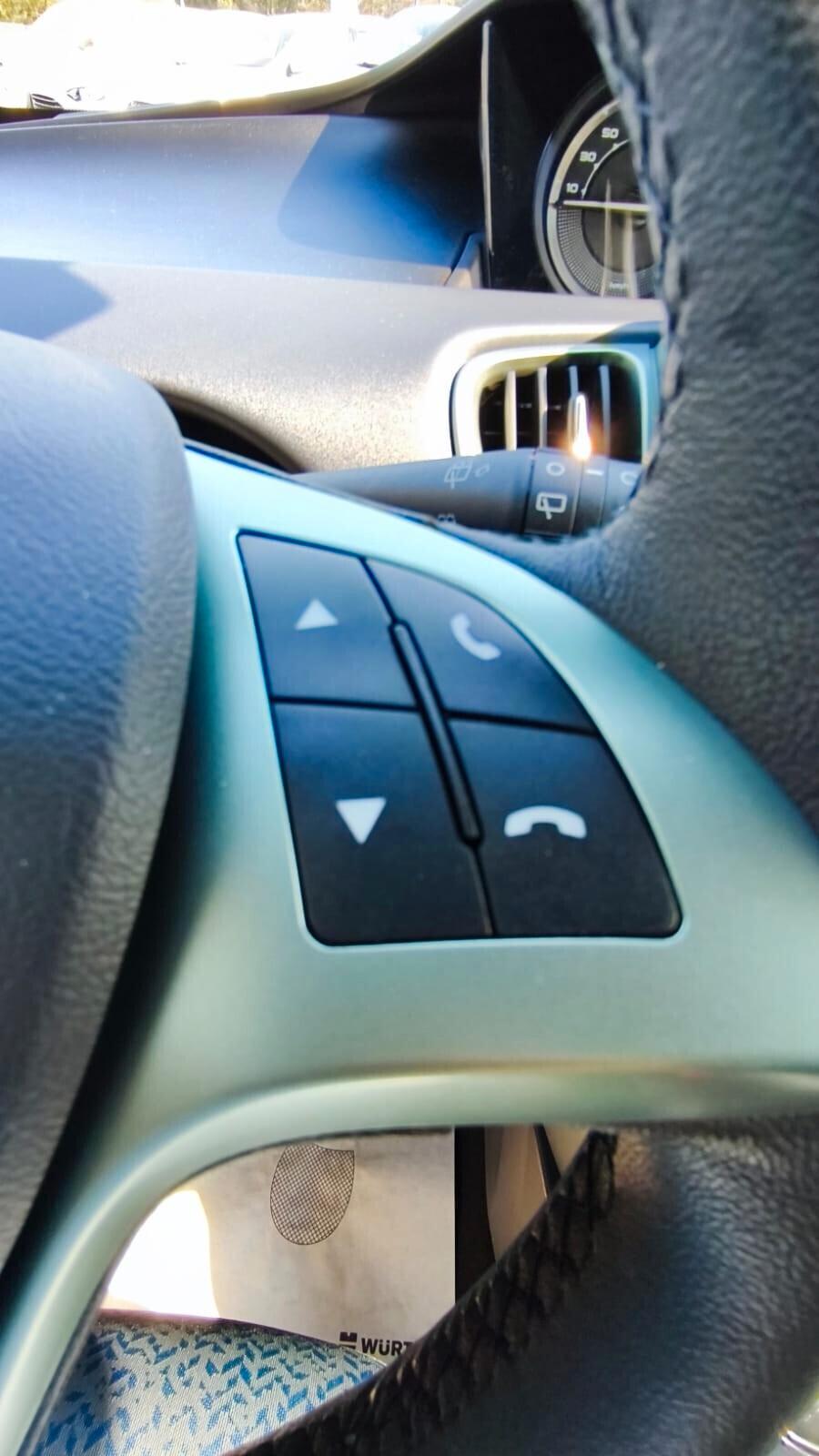 Lancia Ypsilon 1.0 Bz 70 Cv Hybrid Gold