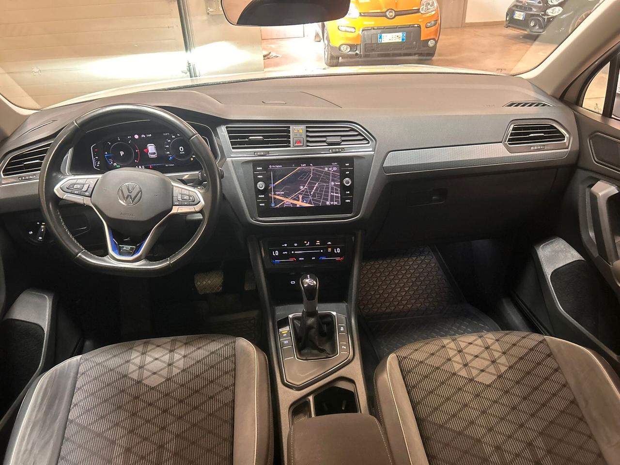 Volkswagen Tiguan 2.0 TDI 150 CV SCR DSG R-Line