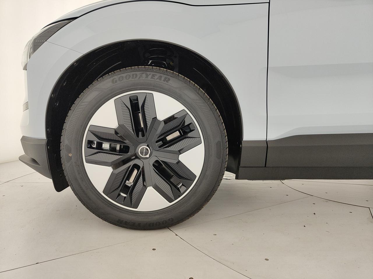 VOLVO EX30 Plus P5 Long Range Electric