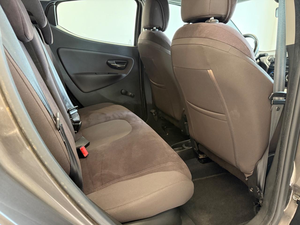 Lancia Ypsilon 1.2 8v Platinum 69cv ok neopatentato