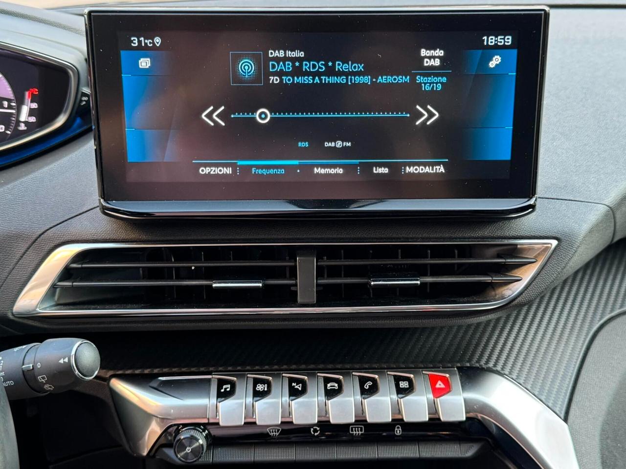 PEUGEOT 3008 HDI 130 S&S EAT8 ALLURE NAVI+RETROCAMERA