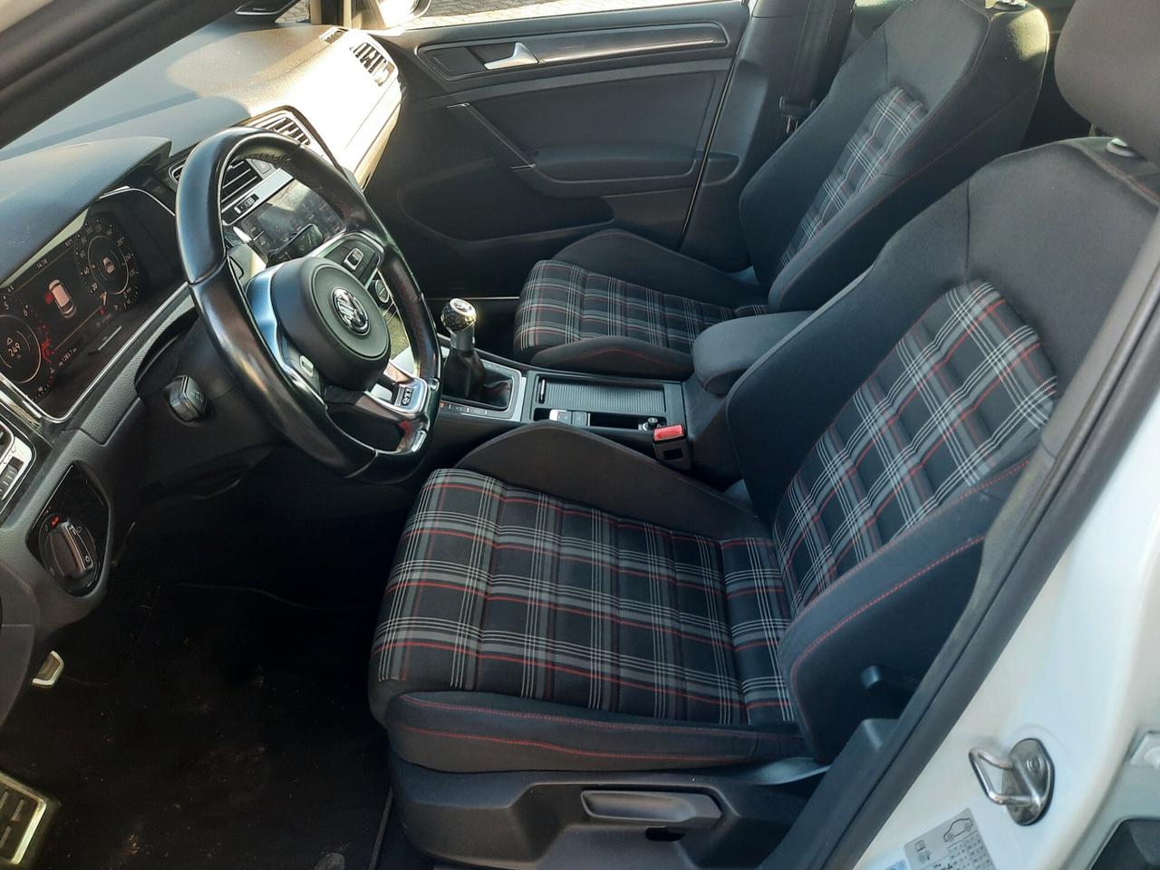 Volkswagen Golf GTI PERFORMANCE 18" FULL LED SENS PARK TASTO MODE VETRI SCURI FRENI POTENZIATI FORATI CONTO VENDITA