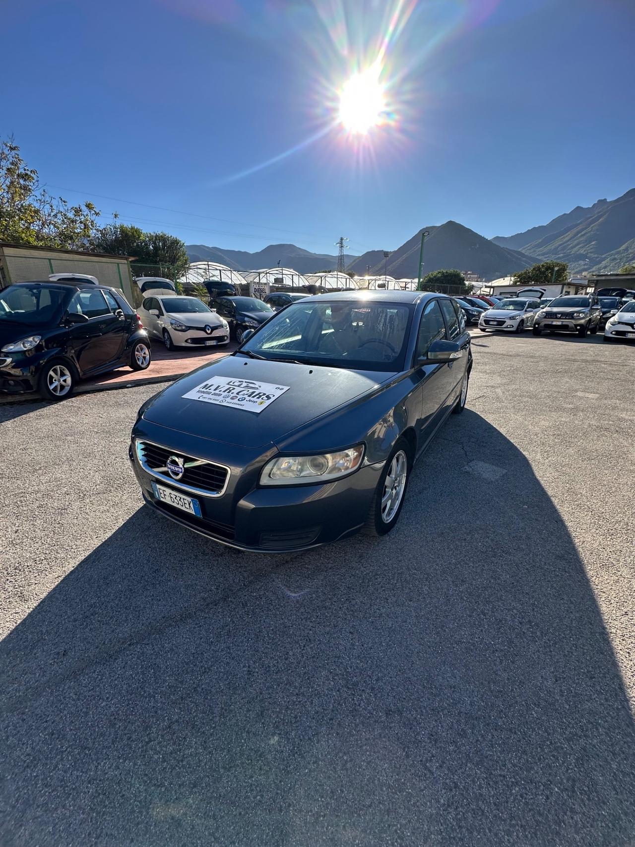 Volvo V50 D2 R-design