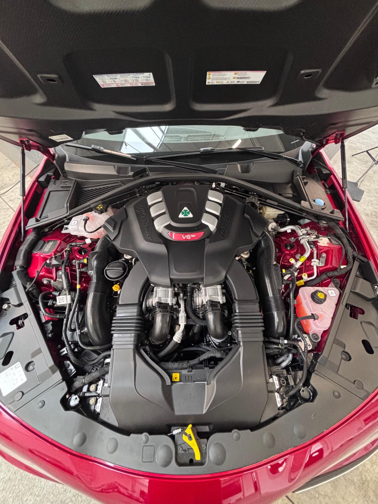 Alfa Romeo Giulia 2.9 V6 Bi-Turbo AT8 Quadrifoglio