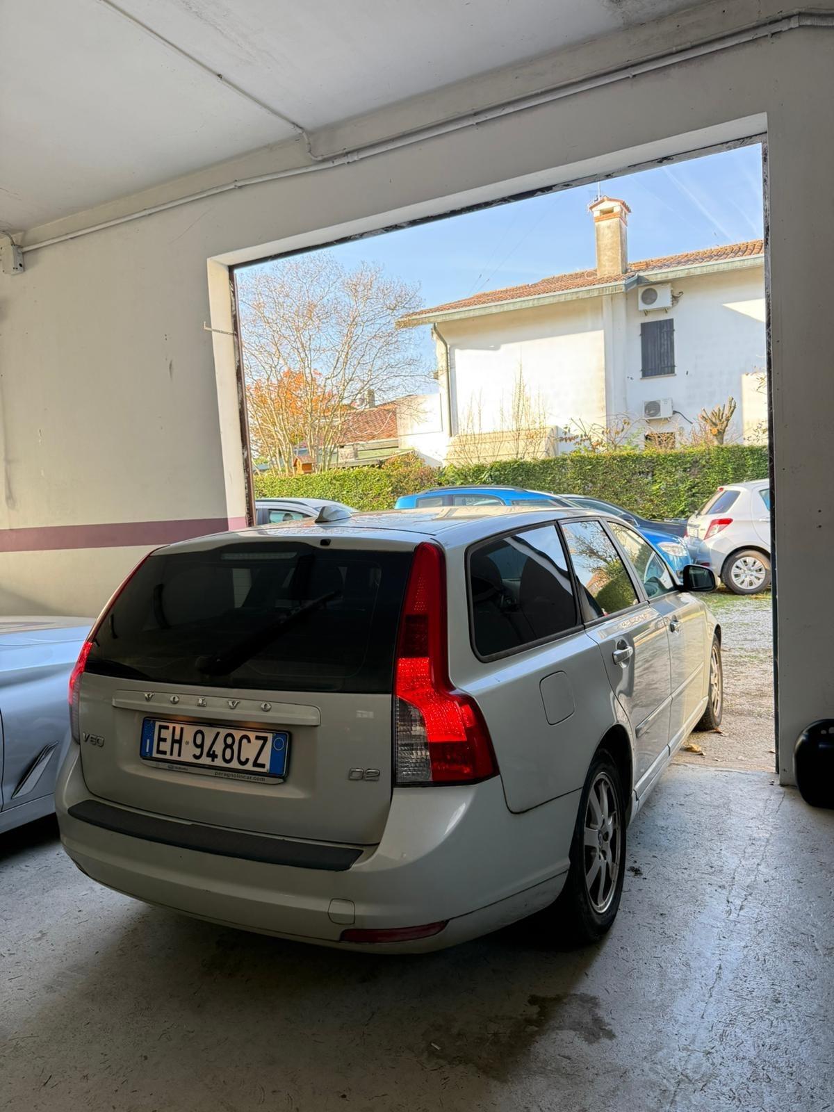 Volvo V50 D2 R-design