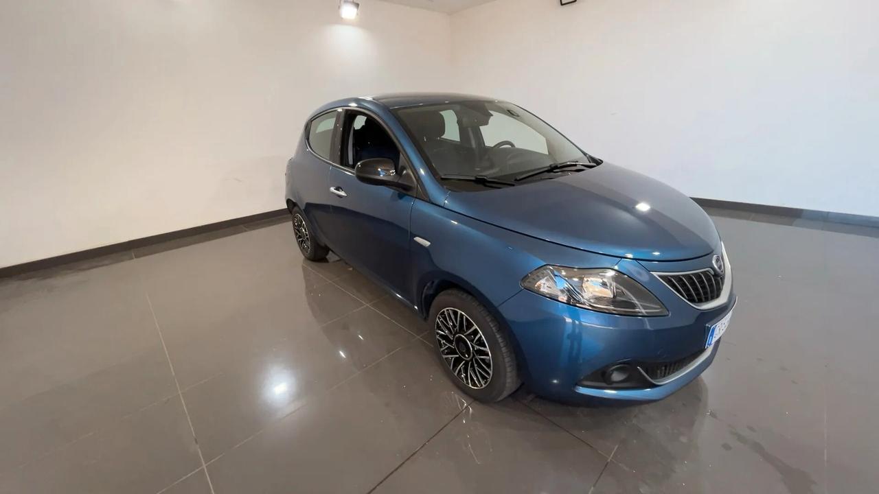Lancia Ypsilon 1.0 Hybrid Platino full optional