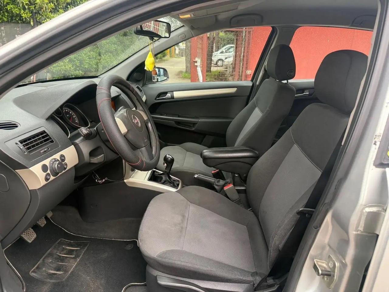 Opel Astra 1.6 16V VVT 5 porte Cosmo