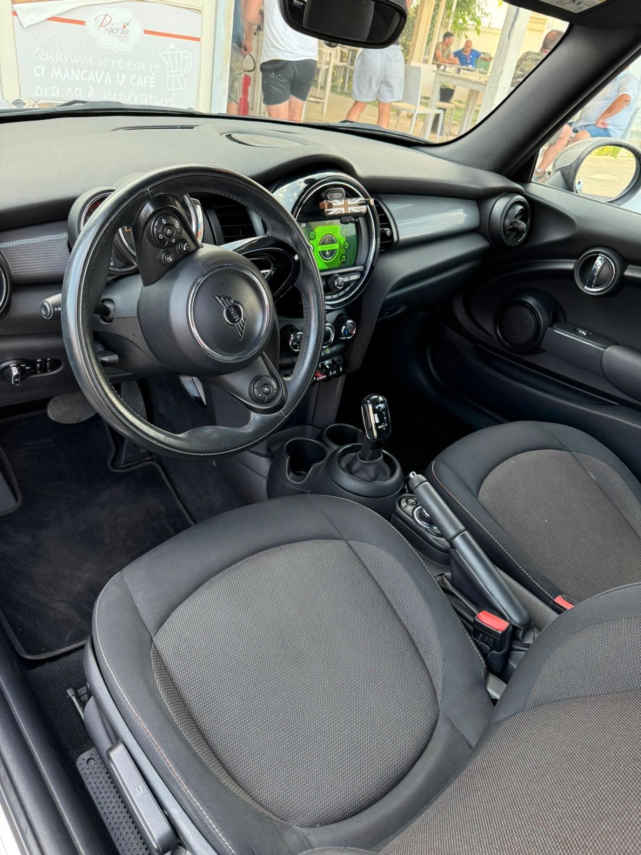 Mini 1.5 Cooper D Cabrio