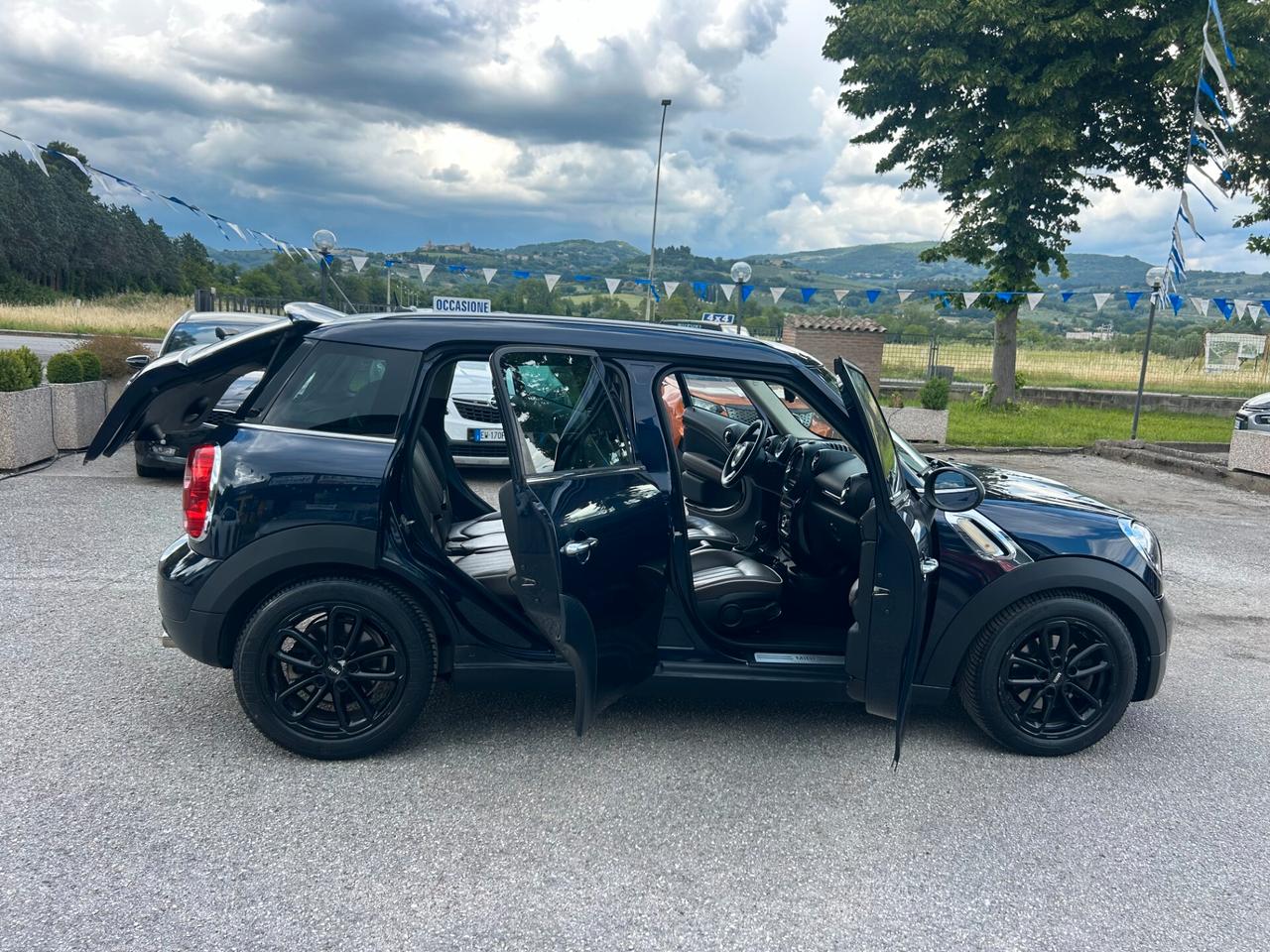 " UNA CHICCA " Mini 2.0 Cooper D Countryman Automat.