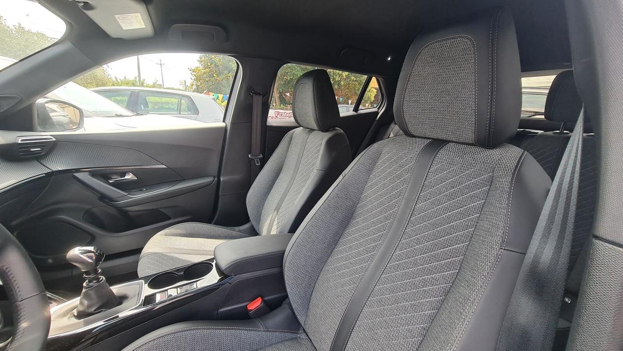 Peugeot 2008 PureTech 100 S&S Allure