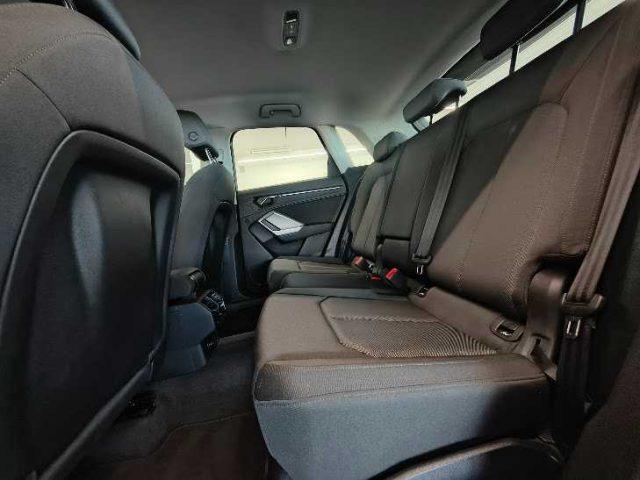 AUDI Q3 35 TDI quattro S tronic Business