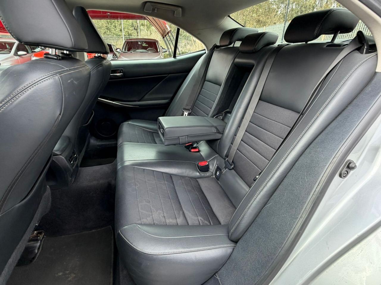 Lexus IS 300 Hybrid Luxury