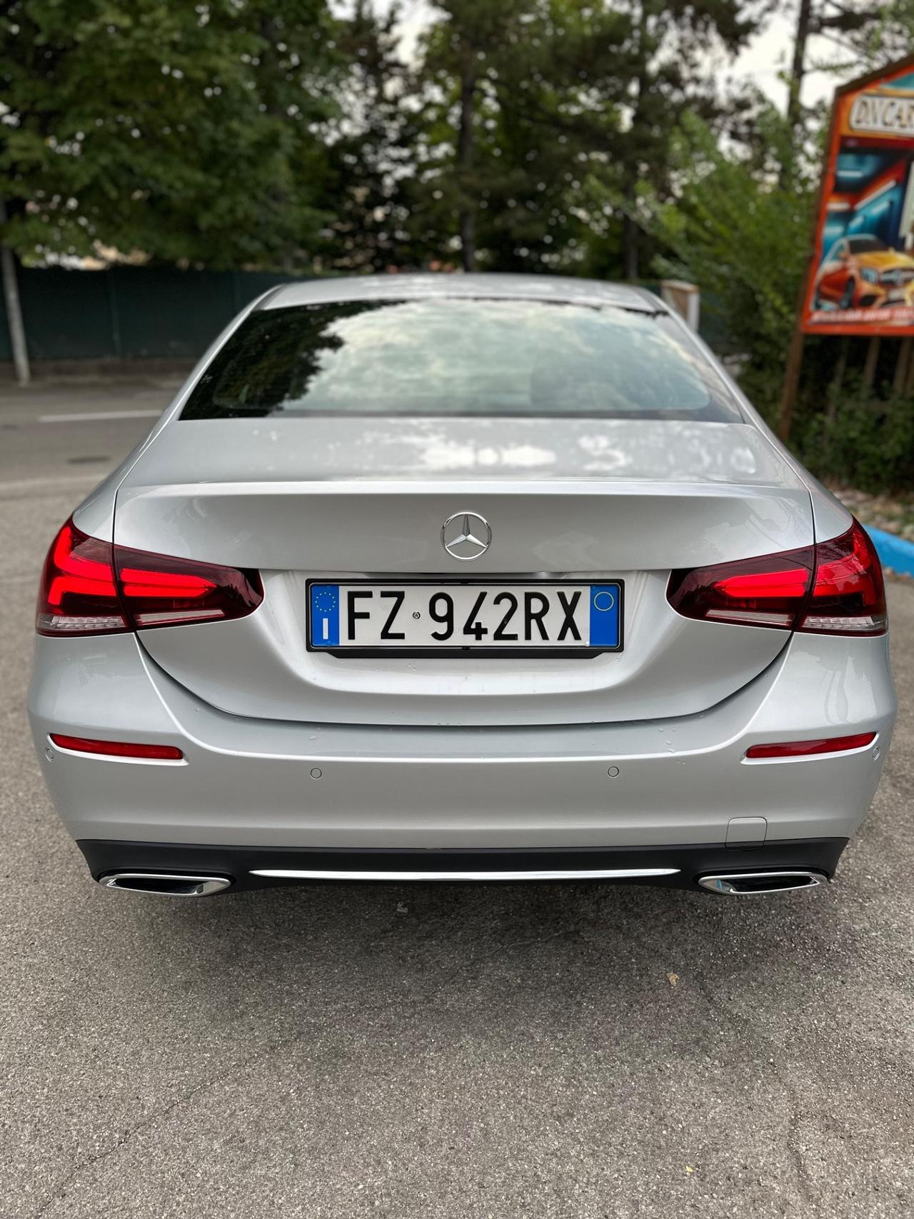 Mercedes-benz A 180 d Automatic Business Sedan Coupé