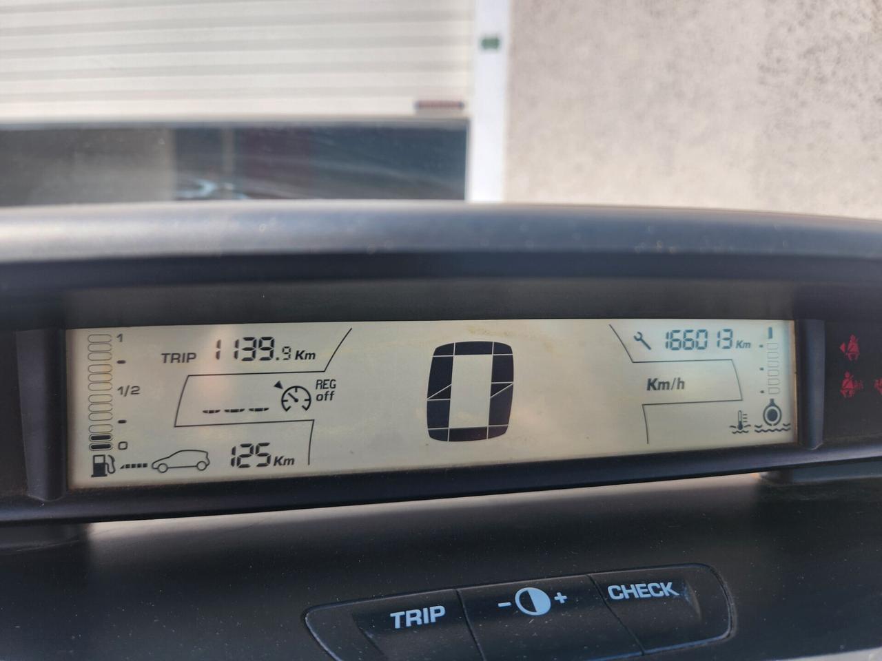 Citroen C4 1.6 HDi 90CV X NEOPATENTATI