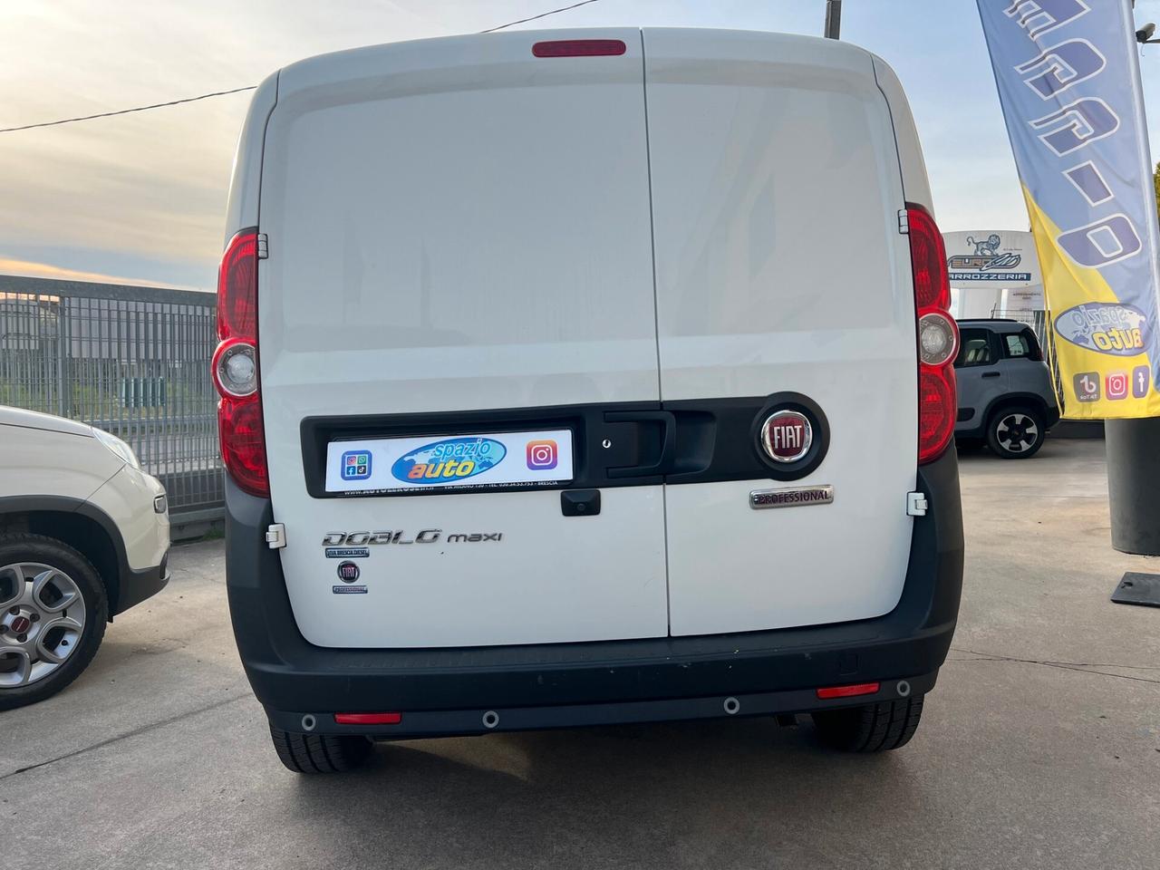 Fiat Doblo Doblò 1.6 MJT 105CV S&S PL-TN Cargo Maxi Lounge / IVA ESCLUSA 3 POSTI