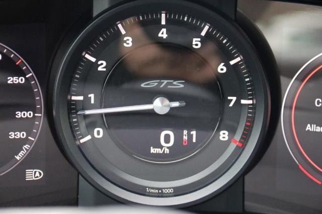 PORSCHE 911 992 Carrera 4 GTS Orange Lava