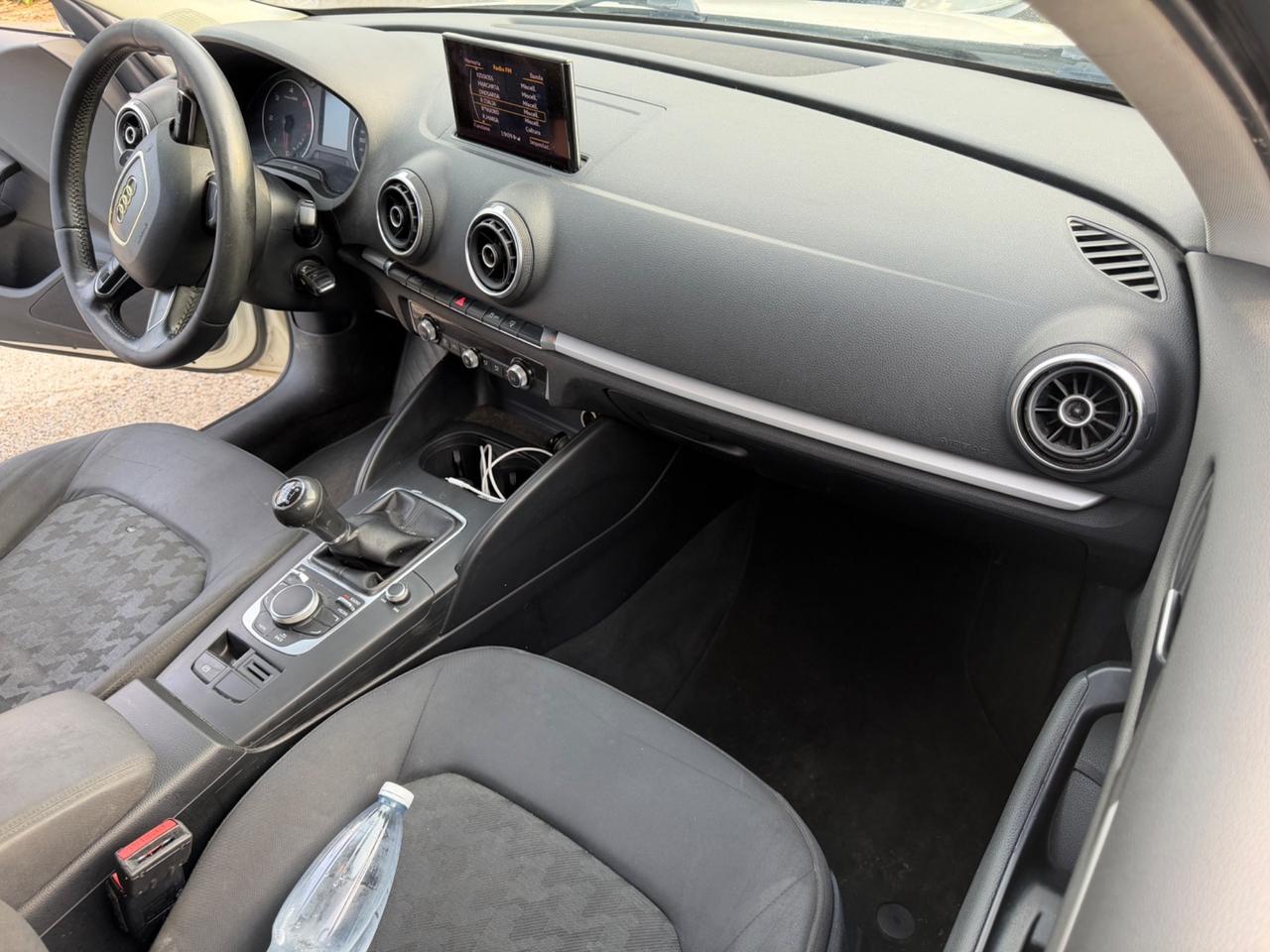 Audi A3 SPB 1.6 TDI 116 cv 6 marce