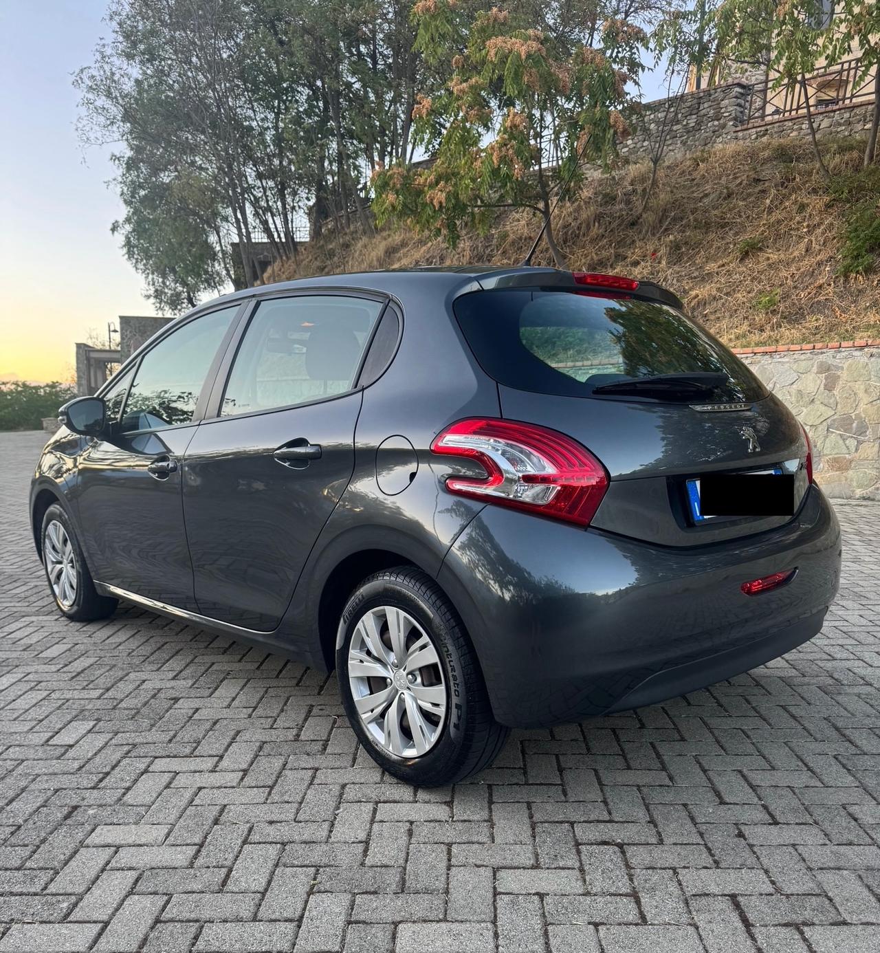 Peugeot 208 1.2 Benzina 82Cv PureTech 2013