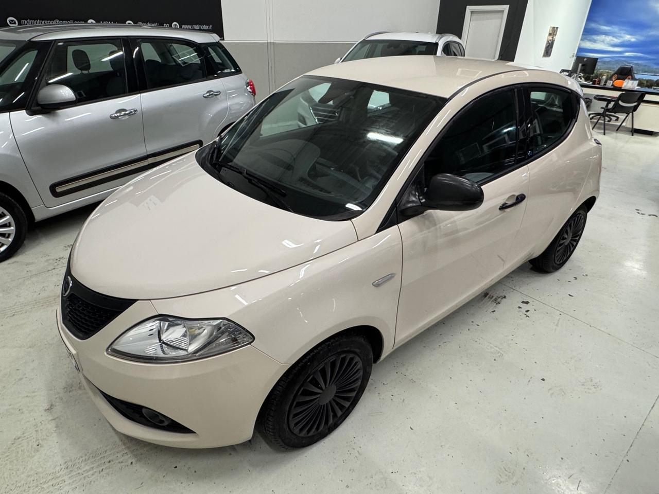 Lancia Ypsilon 1.2 69 CV 5 porte GPL Ecochic Elefantino Blu