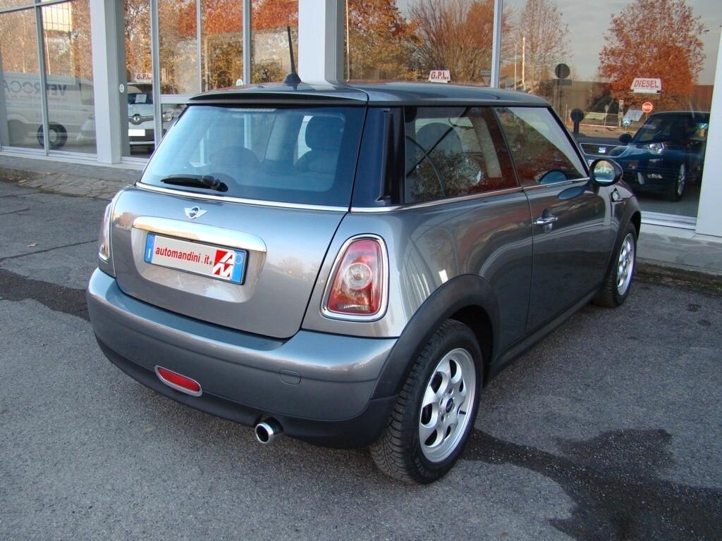 Mini 1.4 16V 75CV. One