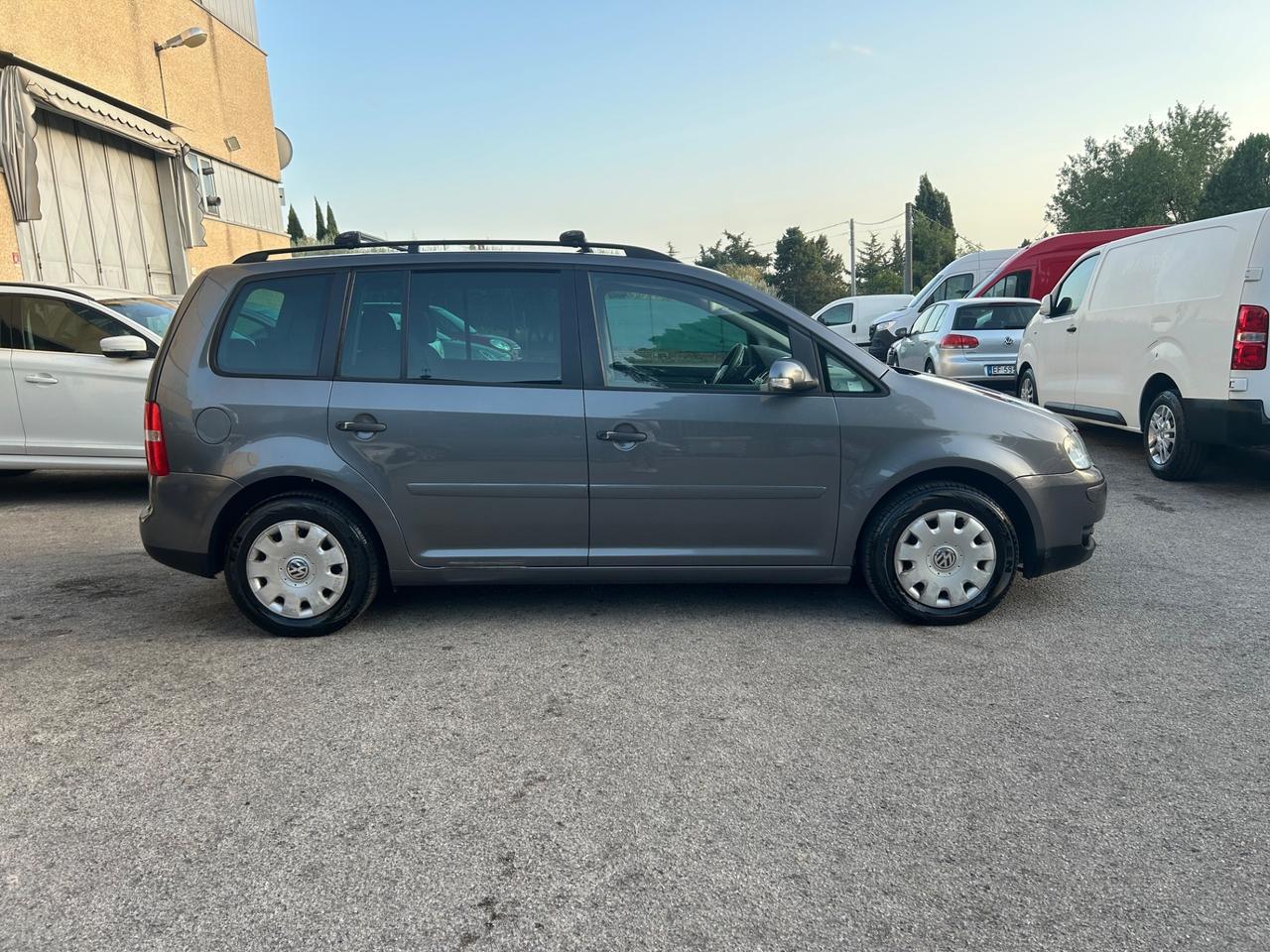 Volkswagen Touran 1.9 TDI 105CV 7 Posti Gancio Traino