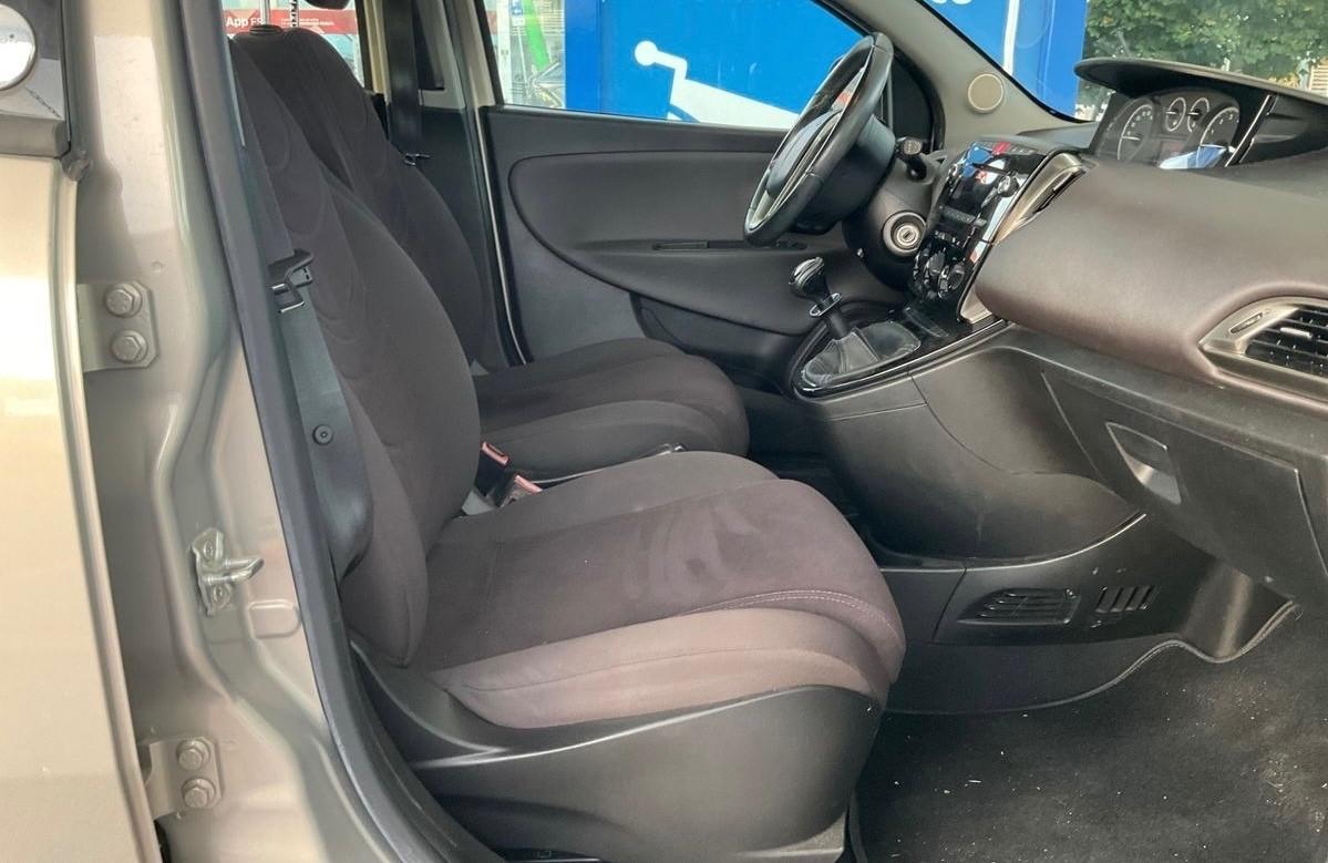 Lancia Ypsilon 0.9 TwinAir 85 CV 5 porte S&S Silver