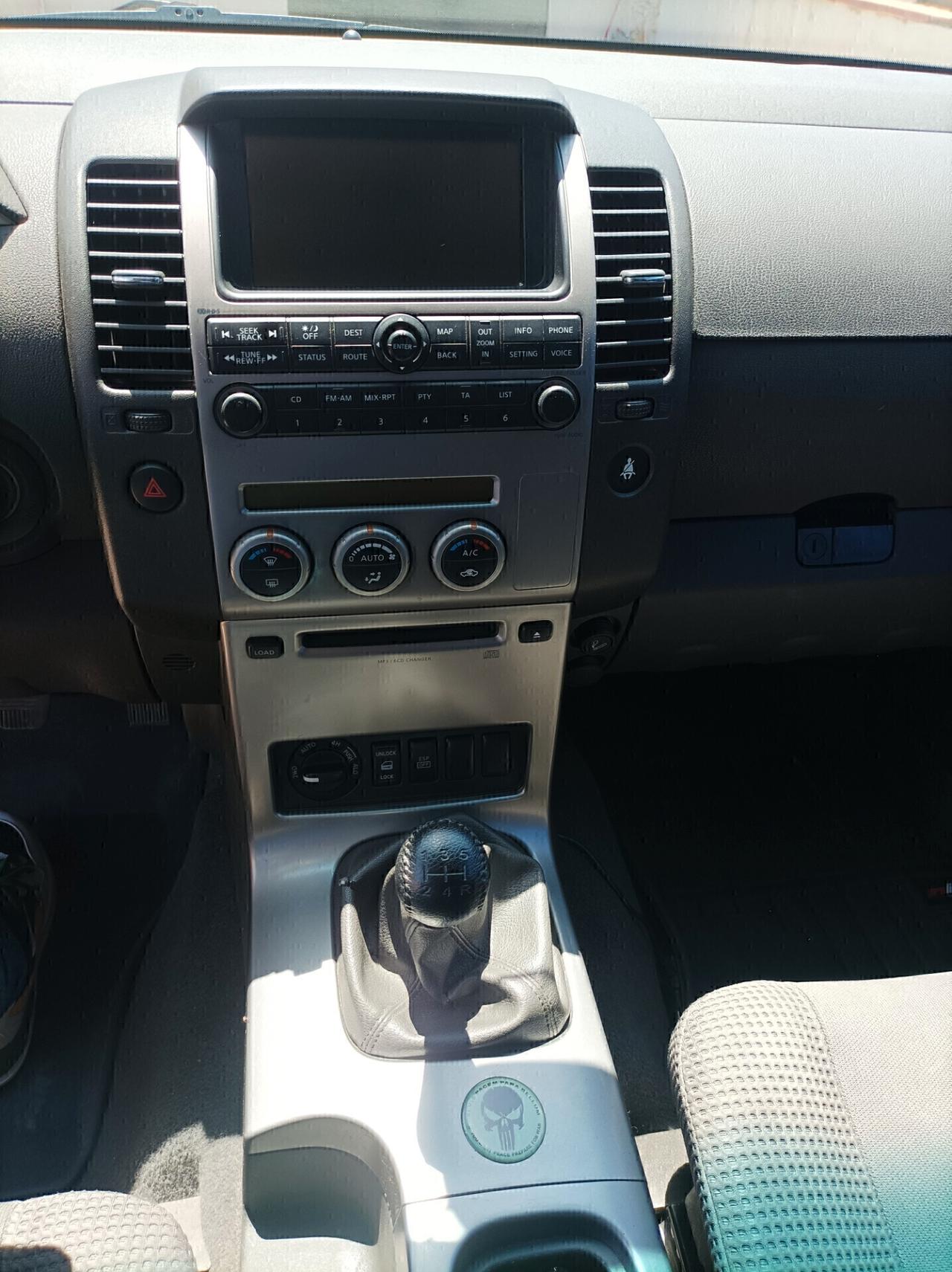 Nissan Pathfinder 2.5 dCi LE
